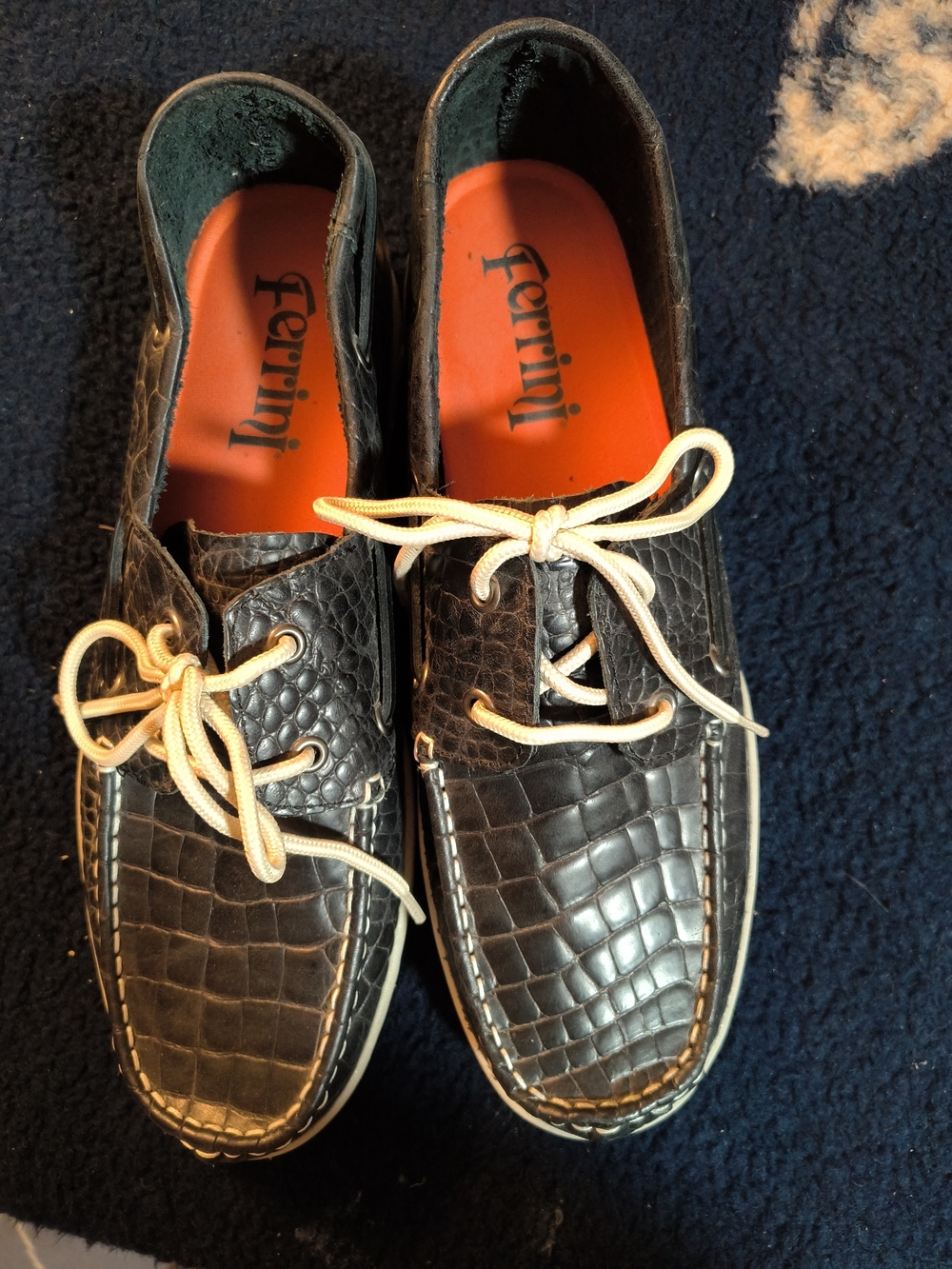 Ferrini Men’s Black Croc-Embossed Boat Shoes with Cream Laces